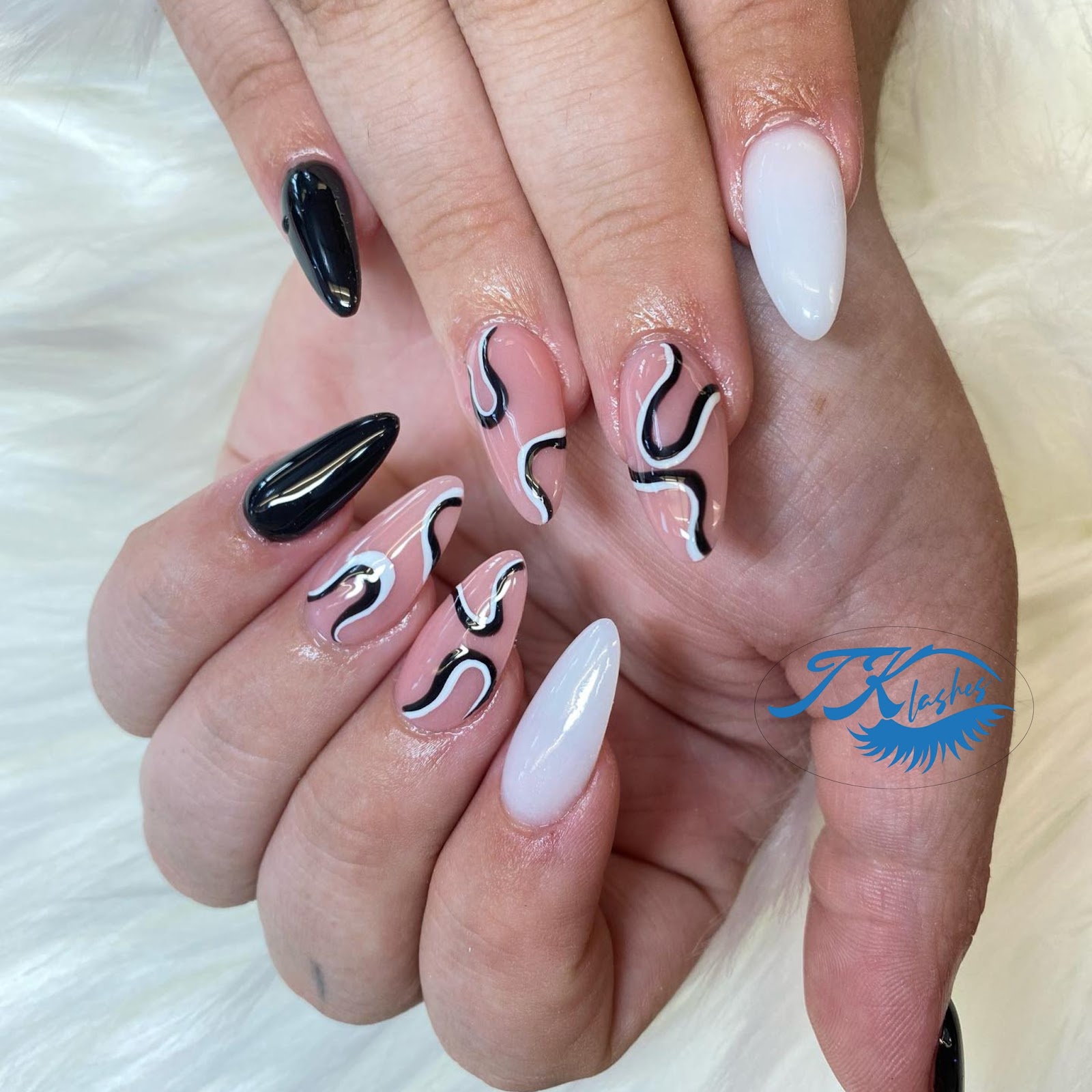 TK Nails & Lashes nail photo 1